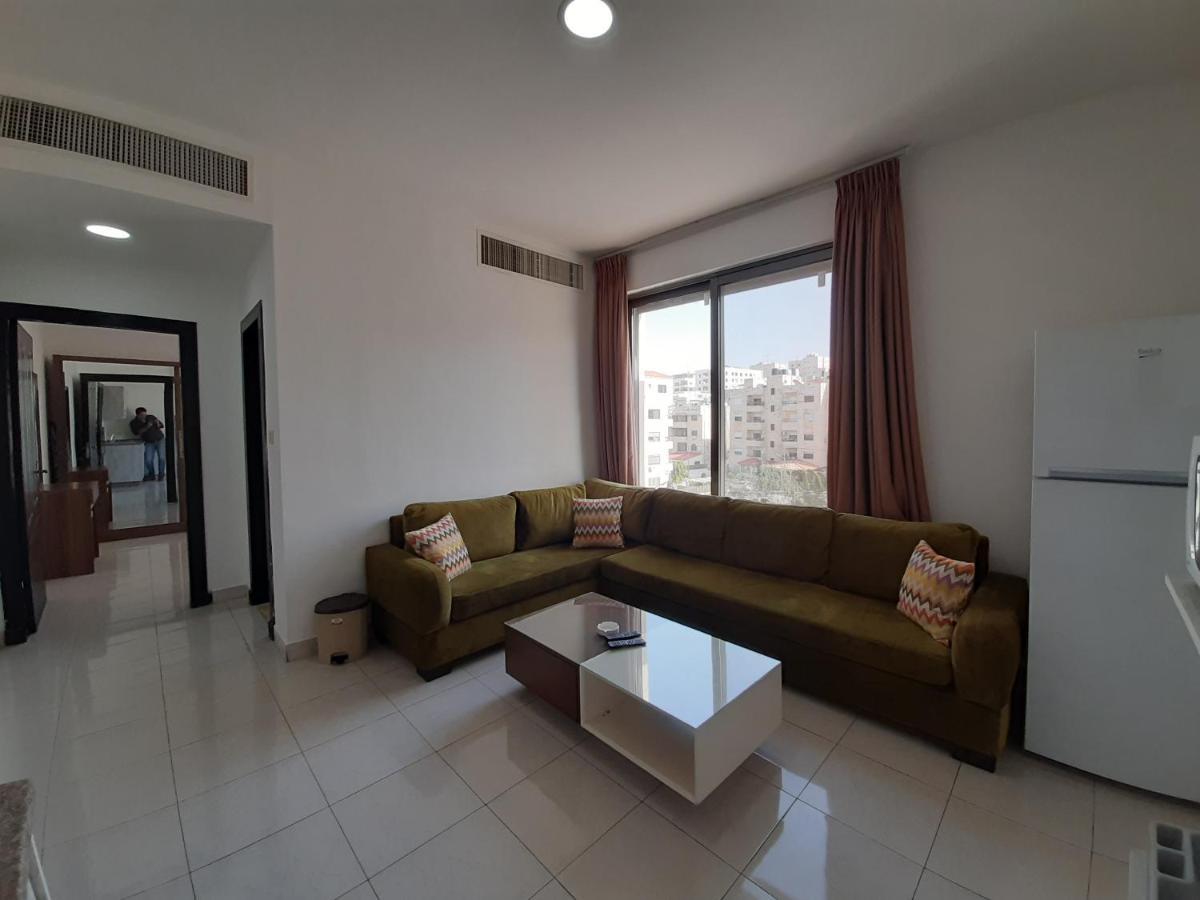 Furnished Apartments Near Mcdonald'S Al-Madina Al-Monawara St Amman Eksteriør bilde